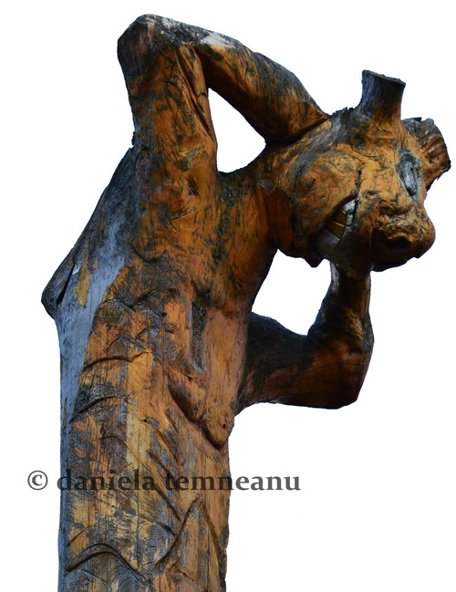 Product picture pole totem man with arms around head, transparent background